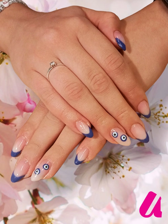 French manicure blauw en nailart